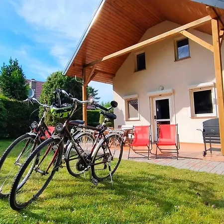 Dog- Friendly! Epicka Chata Сasa de vacaciones Jarosławiec